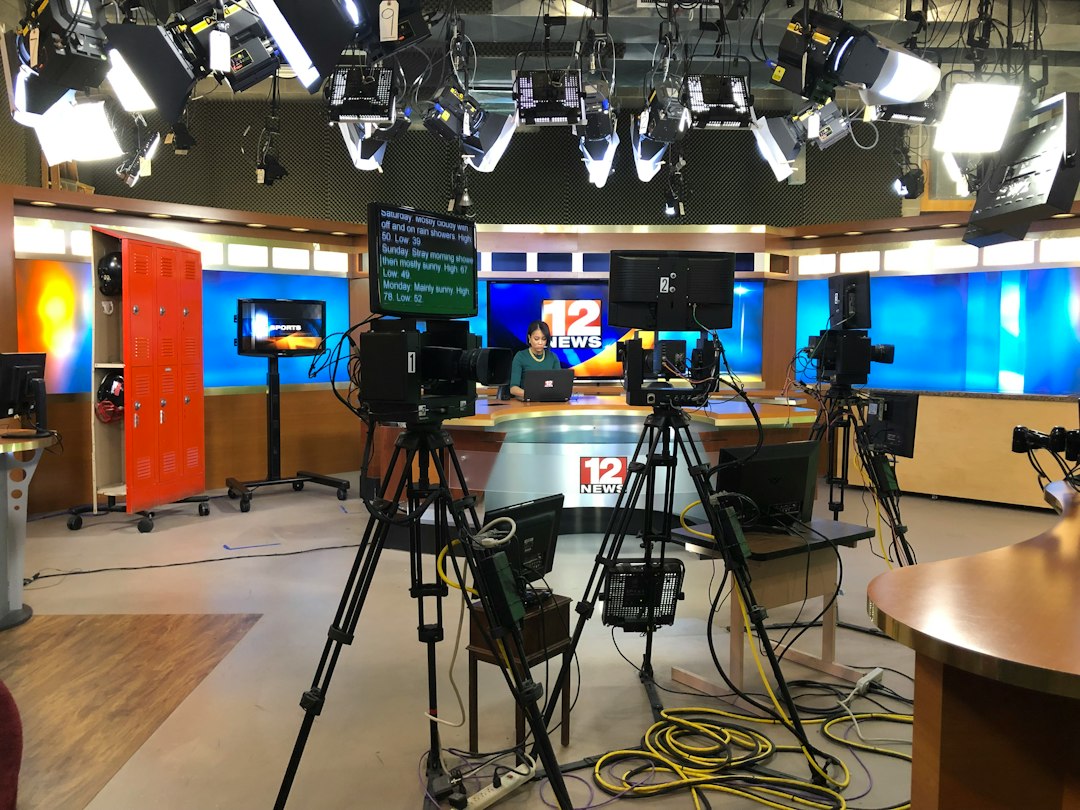 Primetime movie trailer newsroom setting